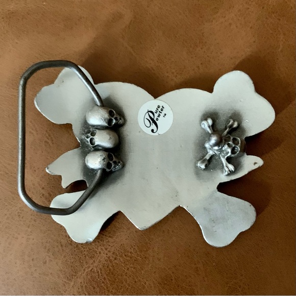 Love Sucks Pewter Belt Buckle - Picture 2 of 2